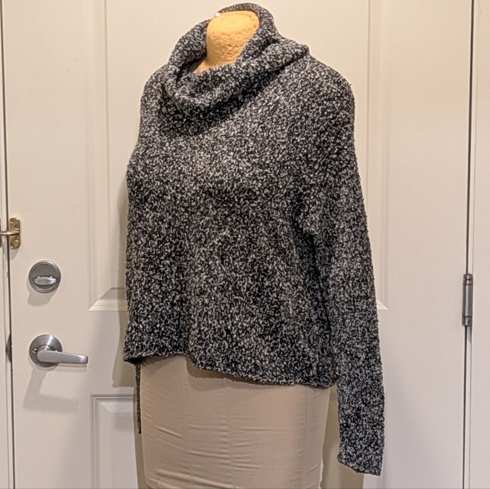 EUC Ady P 1X Black and White Marled Stretch Knit Turtleneck Sweater - Picture 6 of 6